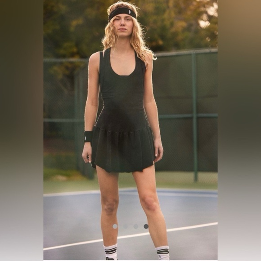 NWOT Free People Movement Esme Sporty Pleated Skirt Racerback Black Tunic Sz L